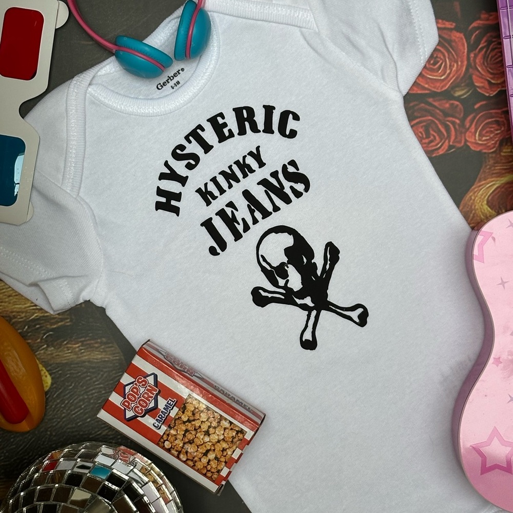 ⚡️Hysterical kinky jeans rockin’☠️ baby Bodysuit with Black Graphic 6-9M
